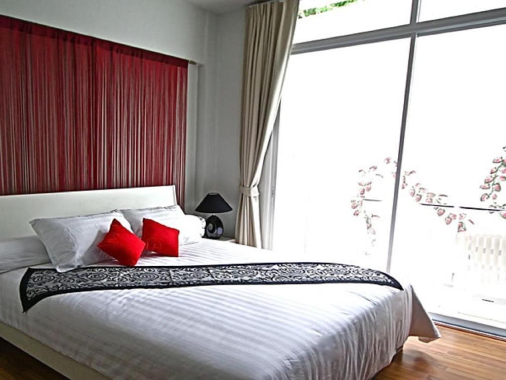 Villareal Heights Phuket Room photo