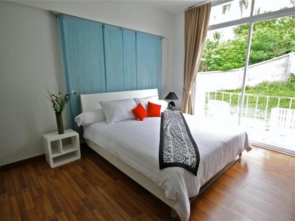 Villareal Heights Phuket Room photo