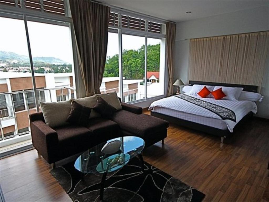Villareal Heights Phuket Room photo